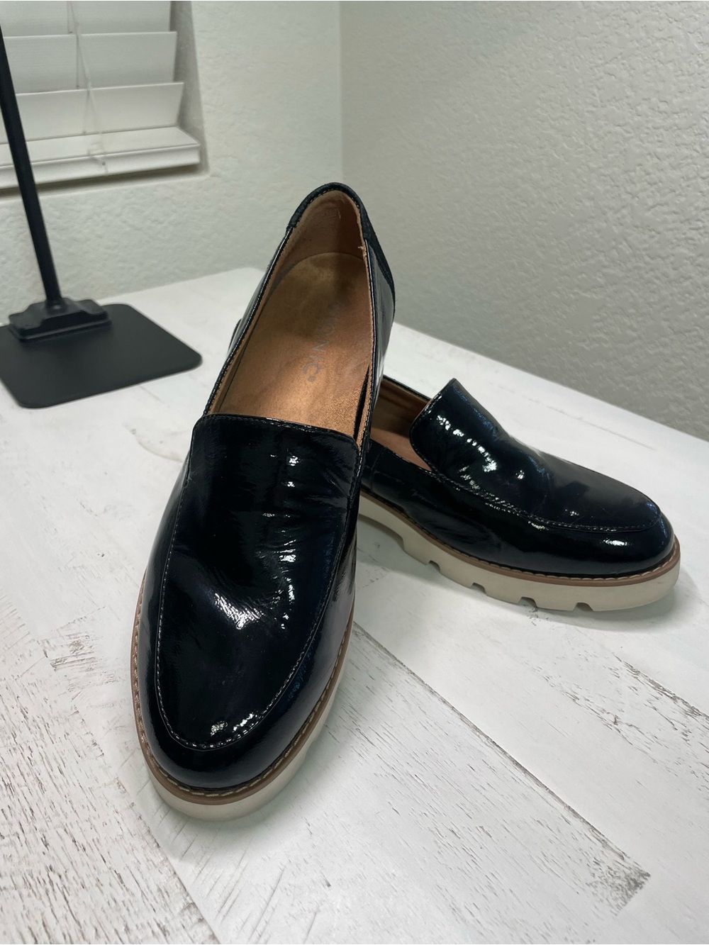 Vionic Kensley Black Patent Leather Loafers Women’s Size 7 Comfort Slip-On
